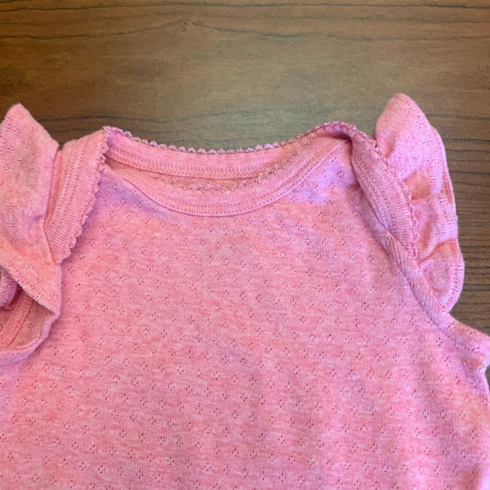 Baby Gap onesie - Picture 3 of 6